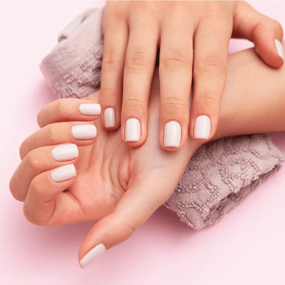 Manicura en By Glow Marbella